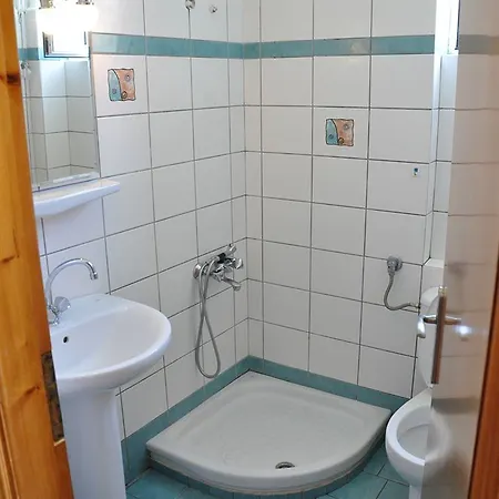 Annilena 에라티니